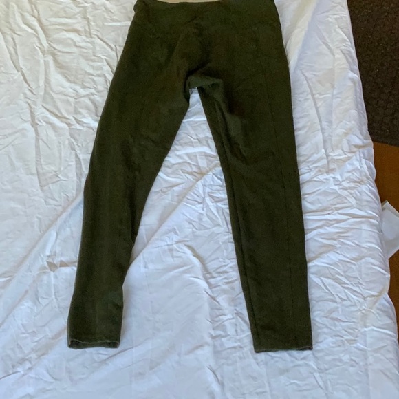 Green yoga pants brand is the limited - Picture 2 of 2